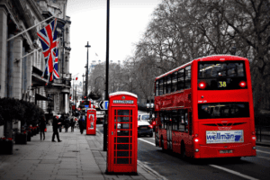 London Gold Shipments to the U.S. Spark Surge in Loco South Africa Costs